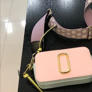 MARC JACOBS snapshot bag pastel